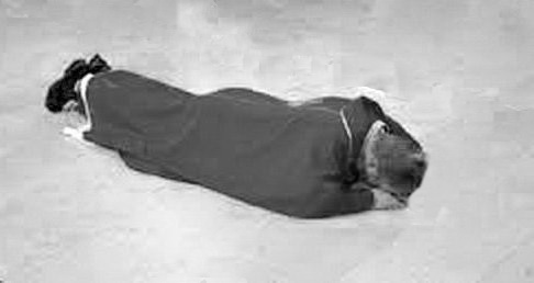 POSTAWY LEŻENIE KRZYŻEM